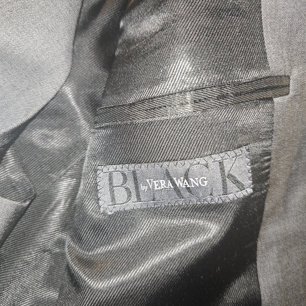 Vera Wang Slim Fit Gray Men's Tuxedo with Vest - Picture 4 of 4